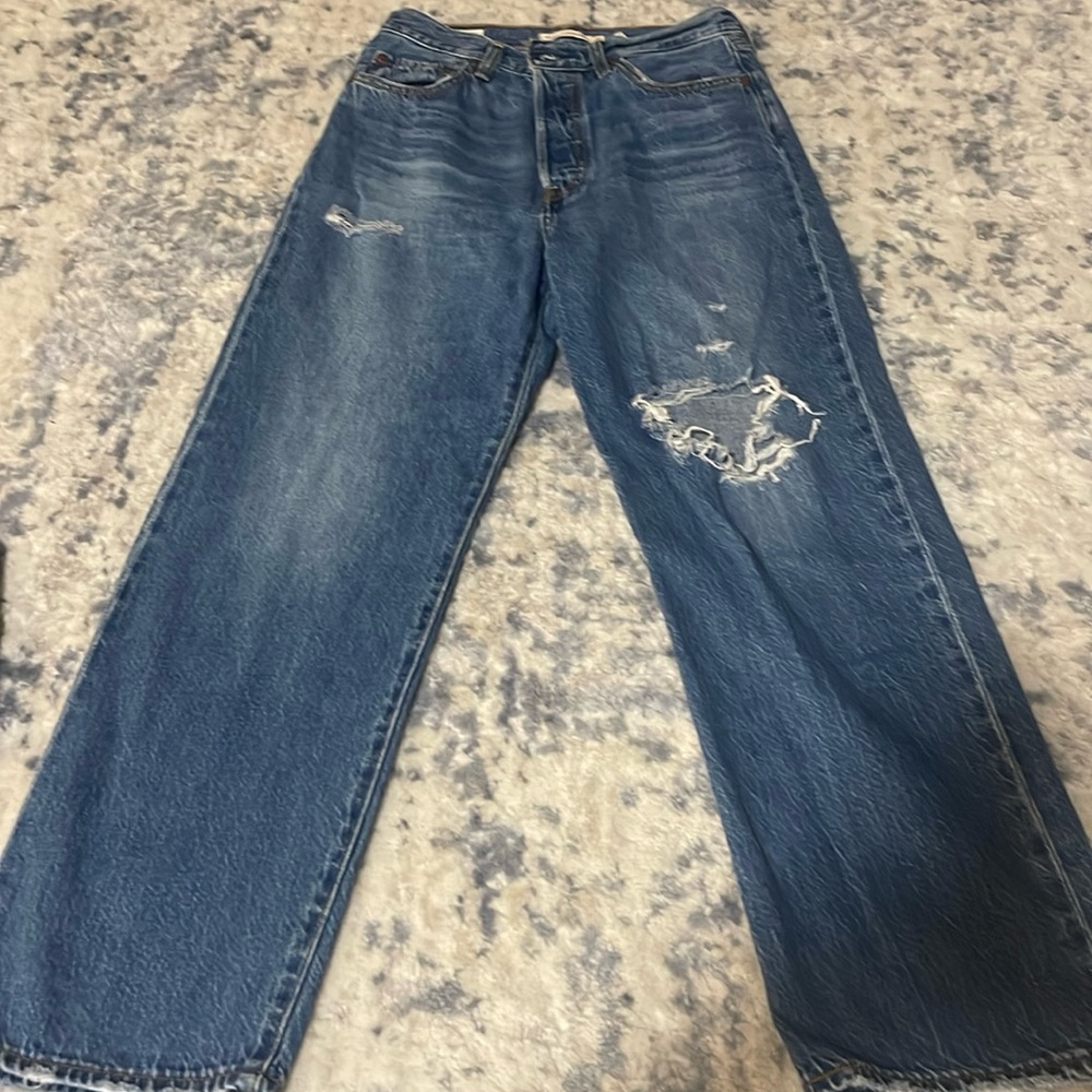 Woman’s Levi ribcage straight ankle jeans